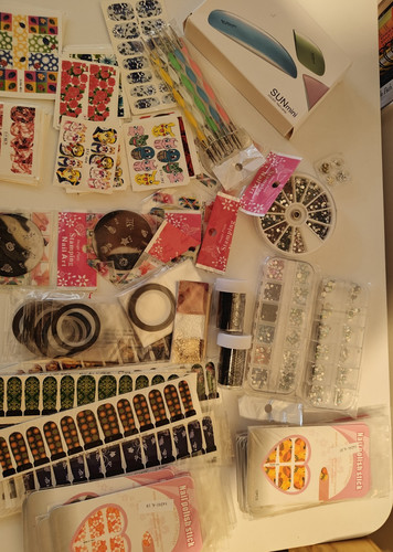 Enorme pacchetto nail art